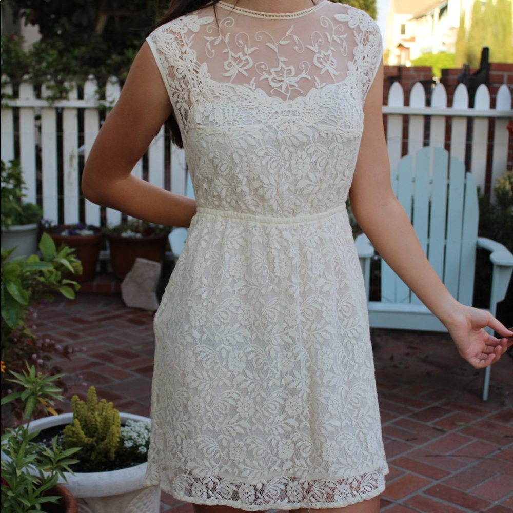 Zara Trafaluc Cream Open-Back Lace Dress
